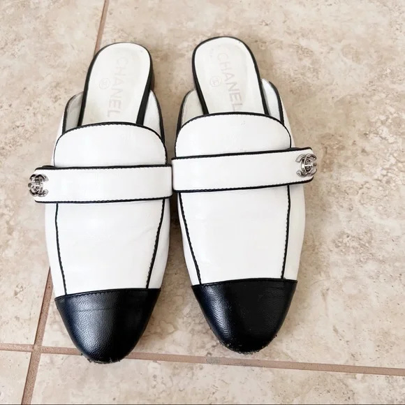 Authentic Chanel lambskin cc lock mules size 39 - Picture 7 of 12